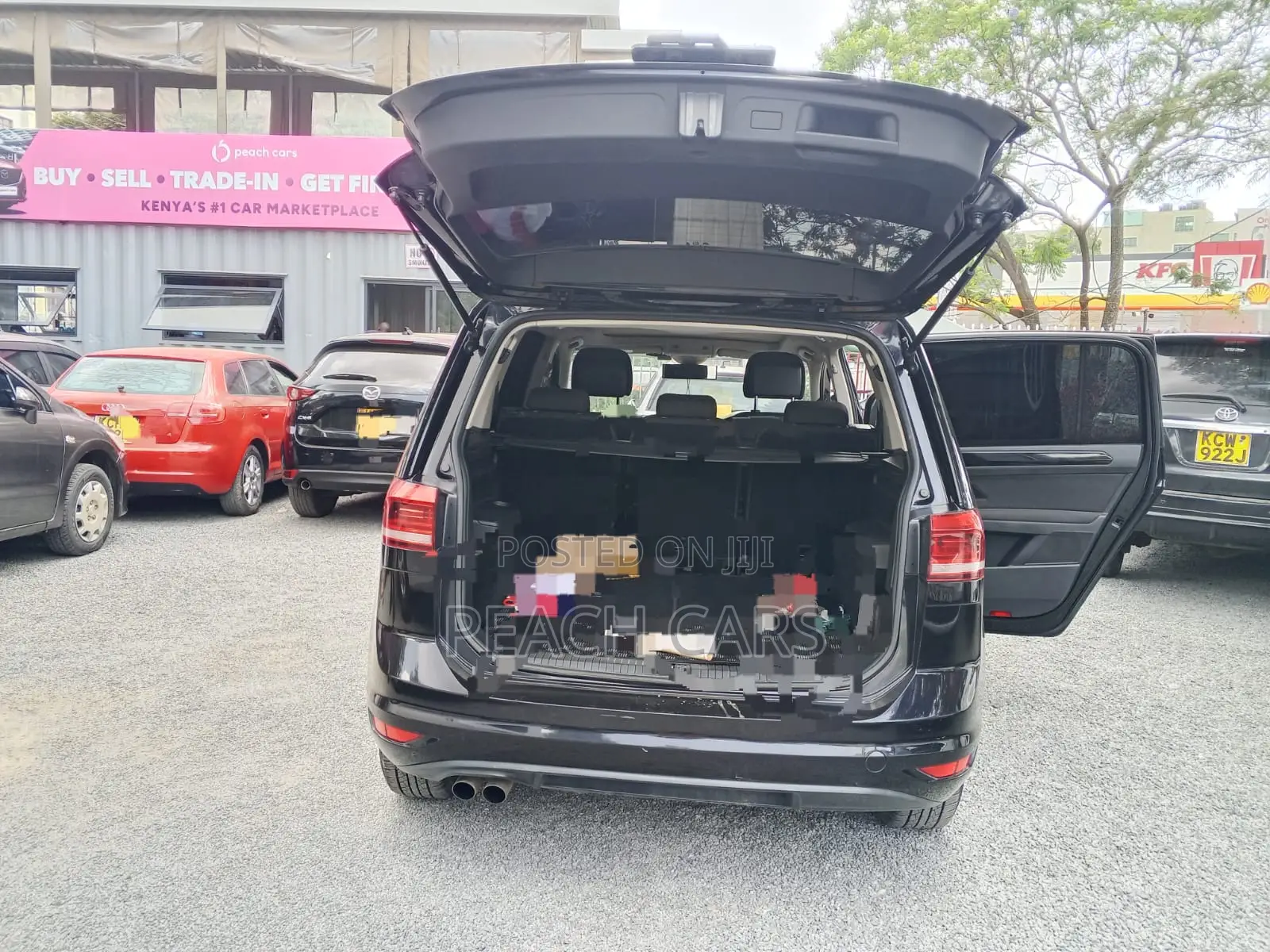 Volkswagen Touran 2017 Black