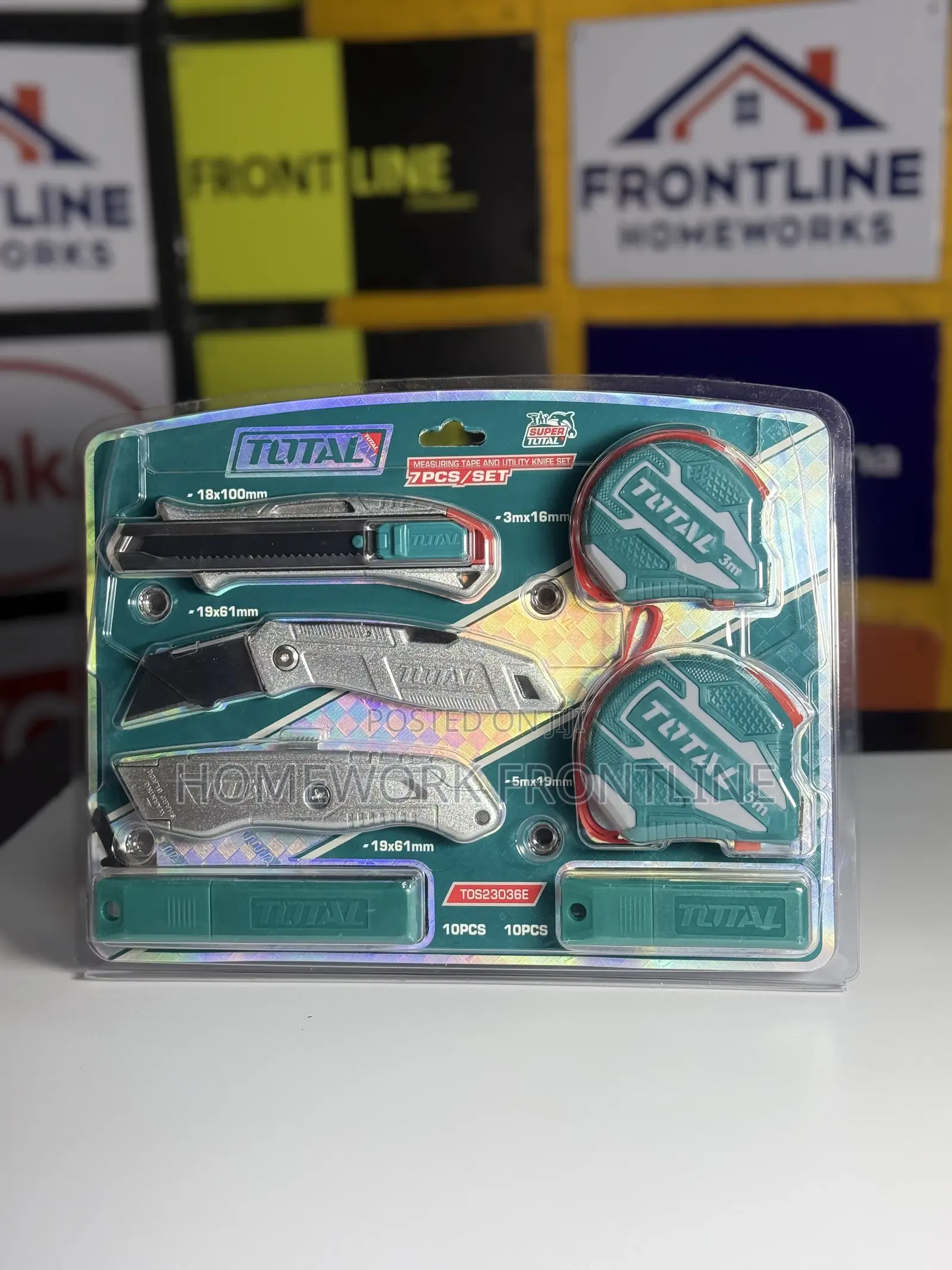 Total Measuring Tapes Utility Knife Set