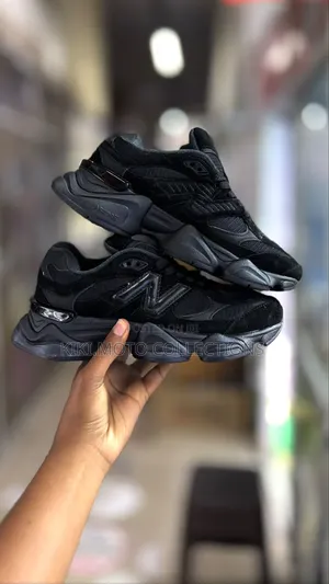 New Balance 9060 All Black