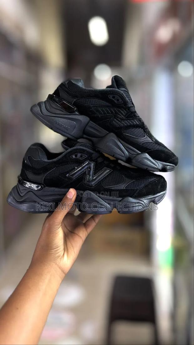 New Balance 9060 All Black - thumbnail 3