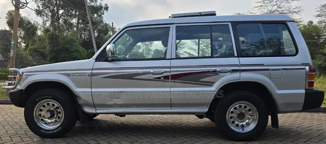 Mitsubishi Pajero 2009 Silver