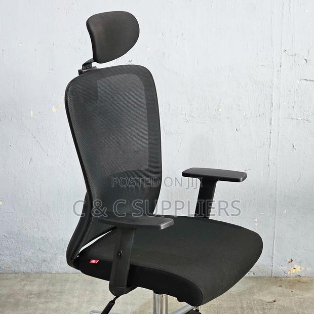 Ergonomic Swivel Conference Chair - thumbnail 3