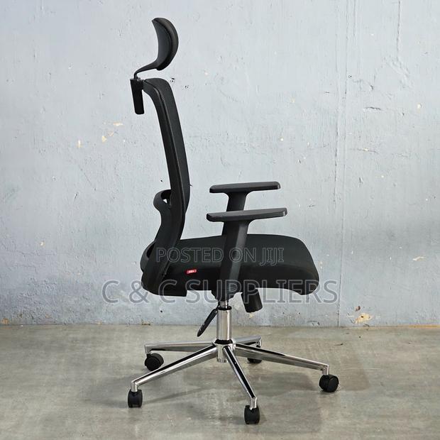 Ergonomic Swivel Conference Chair - thumbnail 4