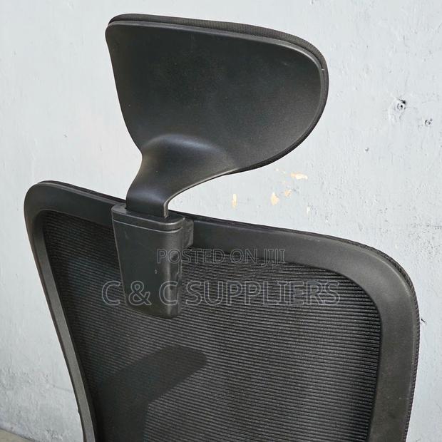 Ergonomic Swivel Conference Chair - thumbnail 6