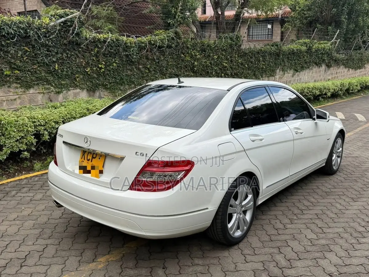 Mercedes-Benz C200 2010 White