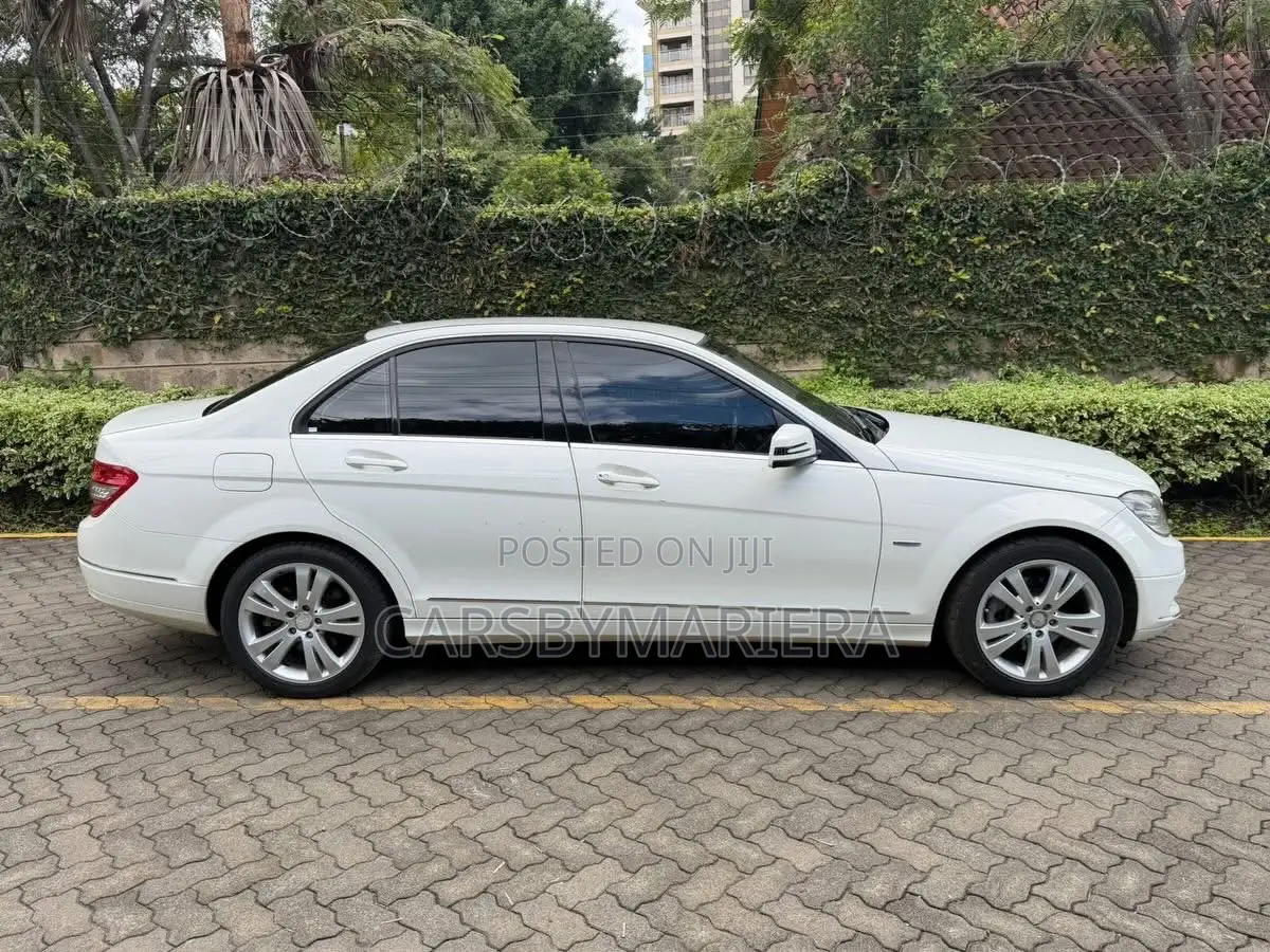 Mercedes-Benz C200 2010 White