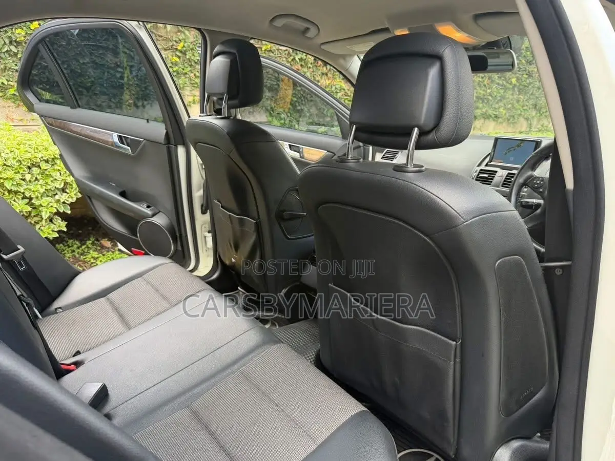Mercedes-Benz C200 2010 White