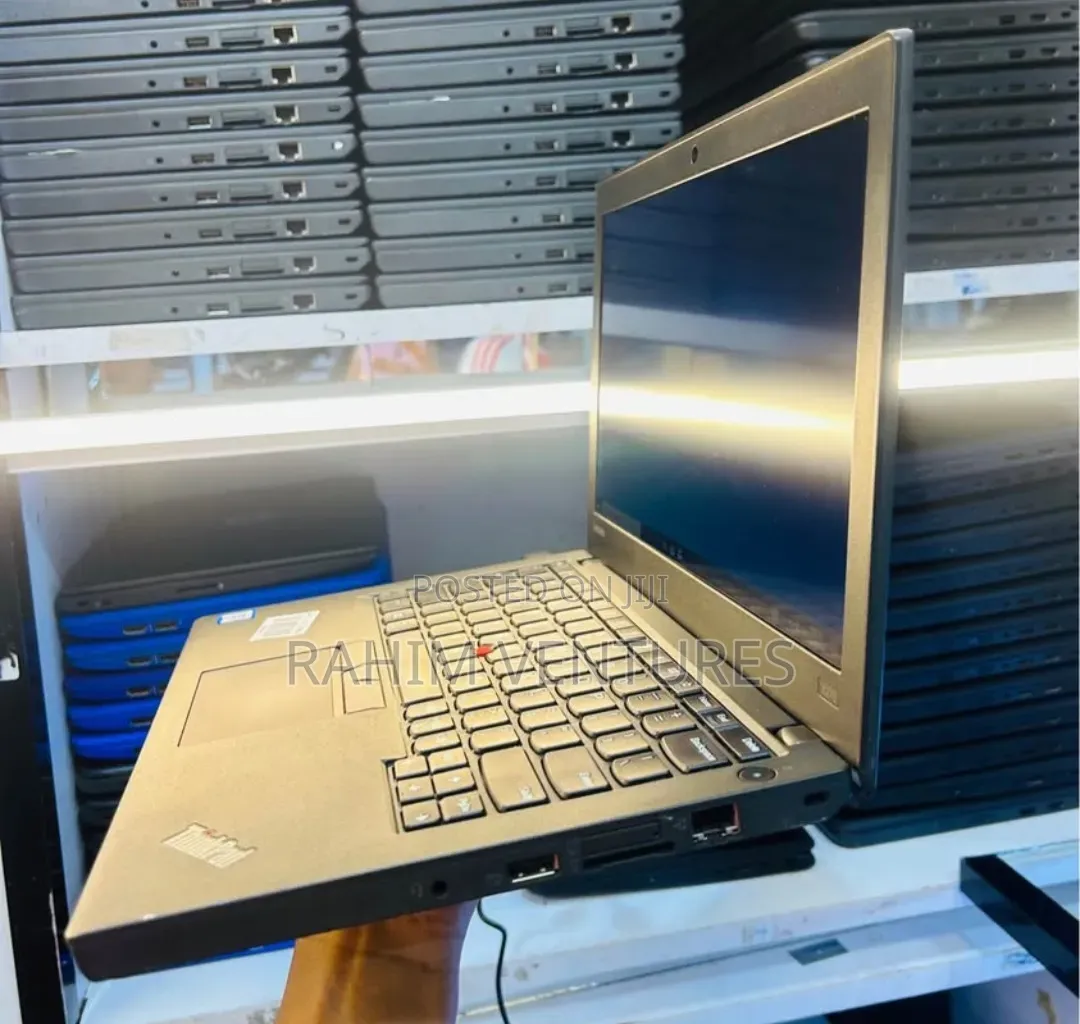 Laptop Lenovo ThinkPad X270 8GB Intel Core i7 SSD 256GB
