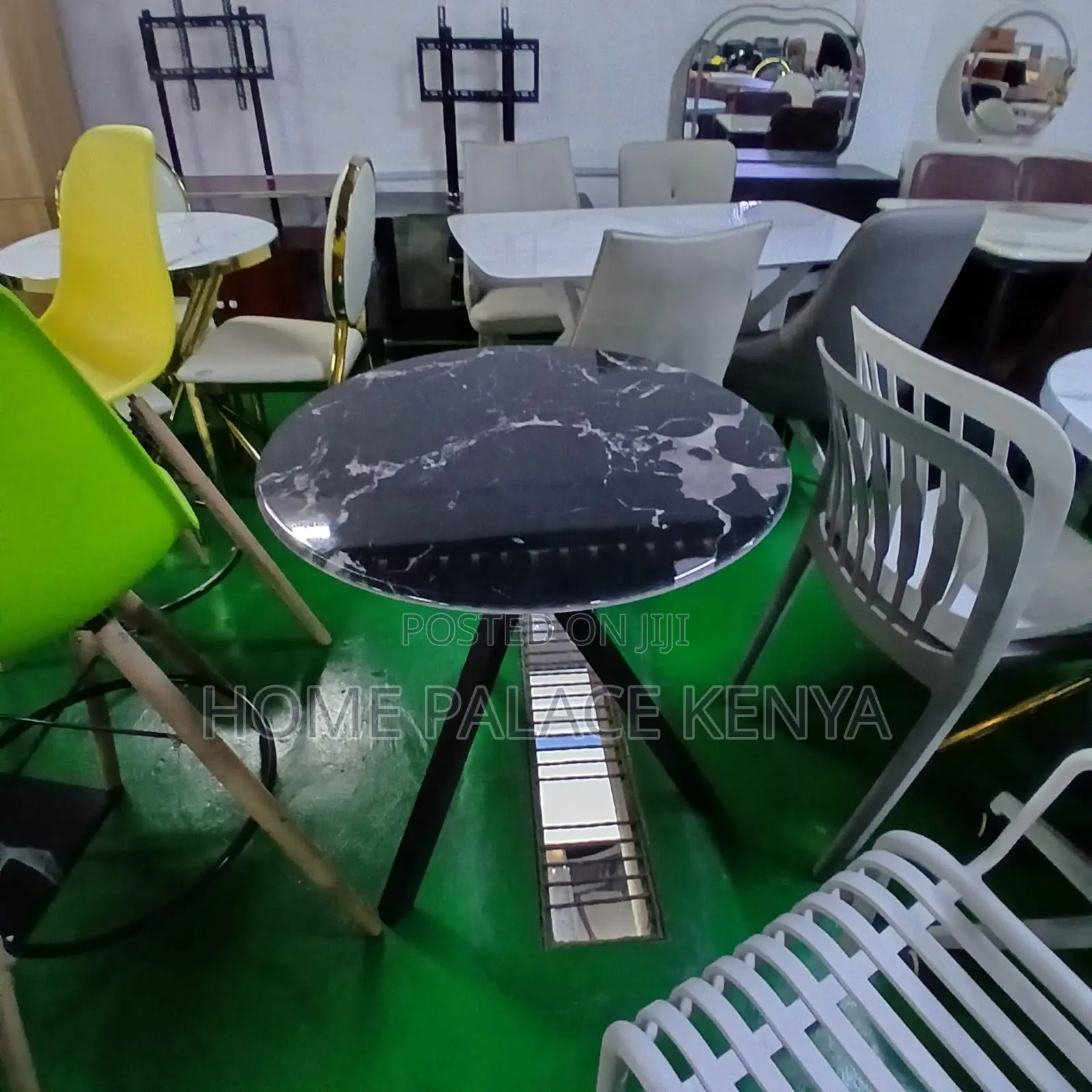 Glass Table: 3 Legged Leisure Table With Marble Top
