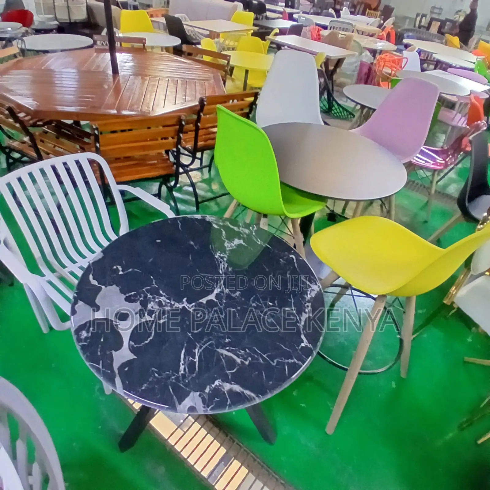 Glass Table: 3 Legged Leisure Table With Marble Top