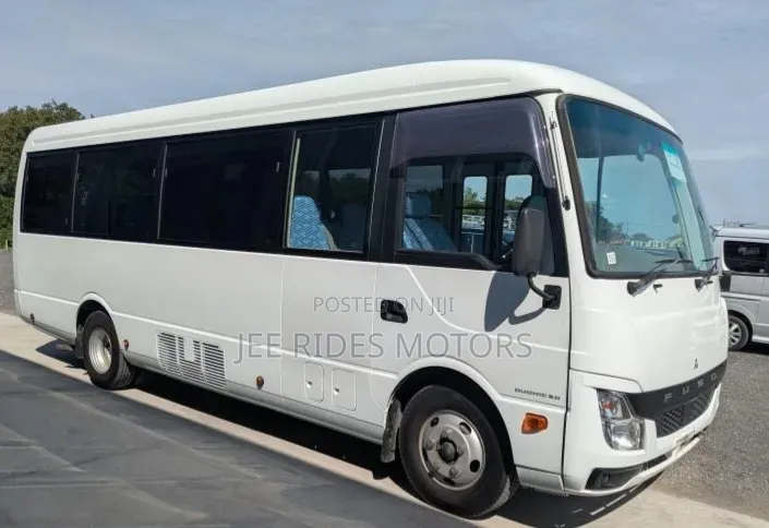 Mitsubishi Fuso Rosa 2019 White