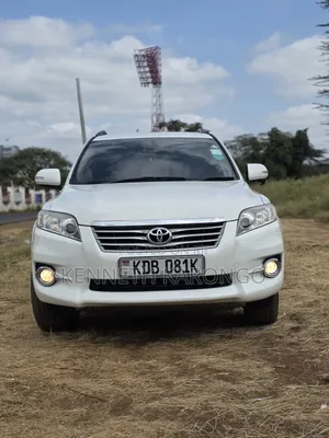 Toyota Vanguard 2014 White