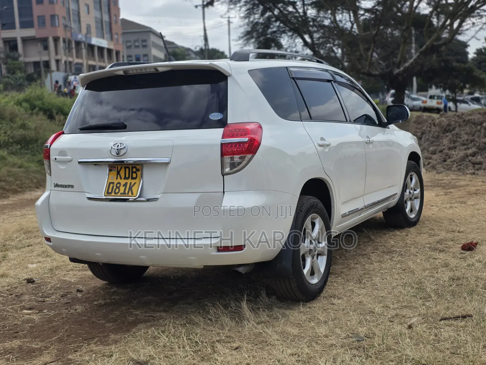 Toyota Vanguard 2014 White