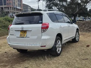 Toyota Vanguard 2014 White