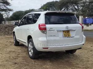 Toyota Vanguard 2014 White