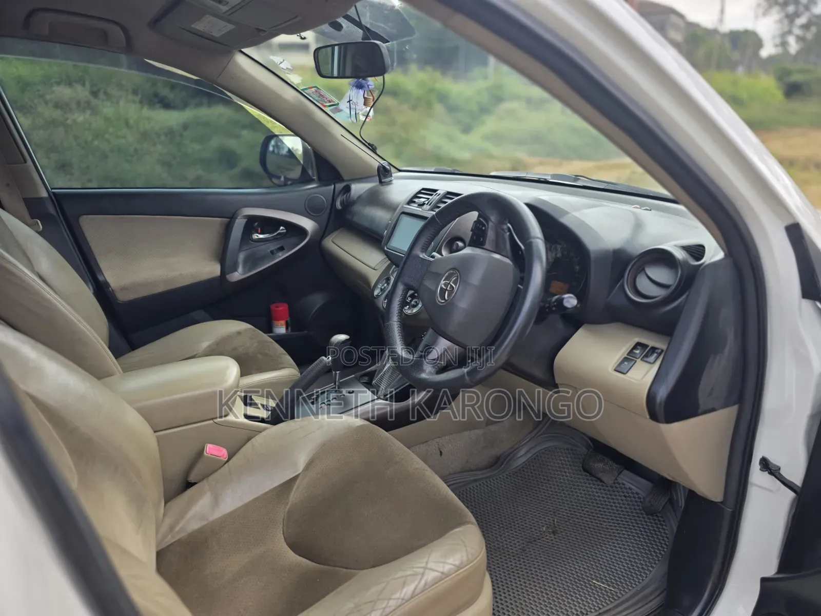 Toyota Vanguard 2014 White