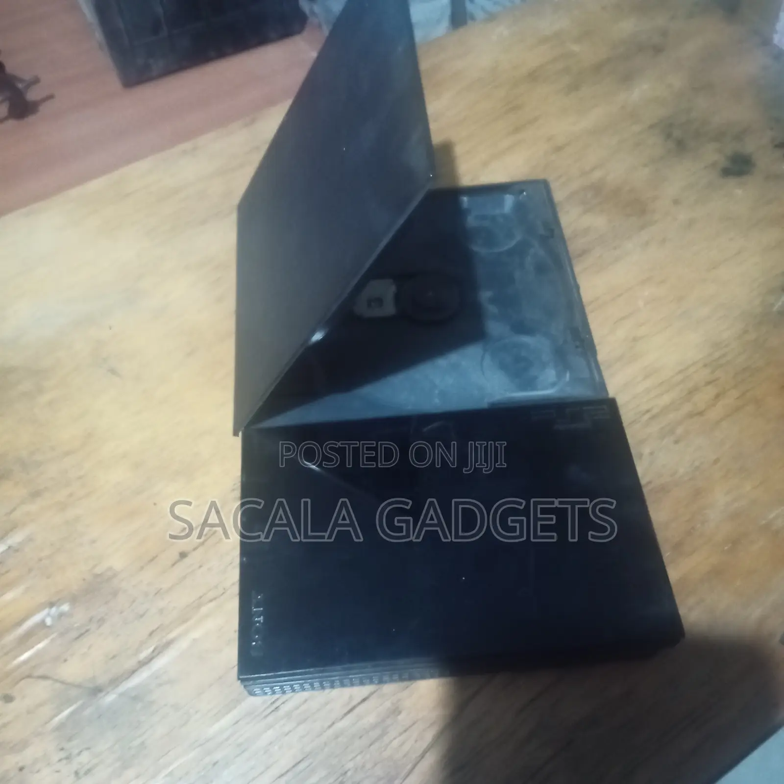 Chipped Ps2 + One Ps2 Controller + Memory Card
