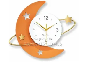 Moon Shaped Wall Clock_ca