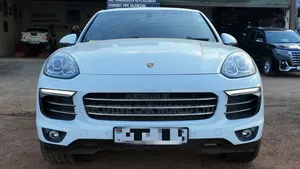 Porsche Cayenne Platinum Edition AWD 2018 White