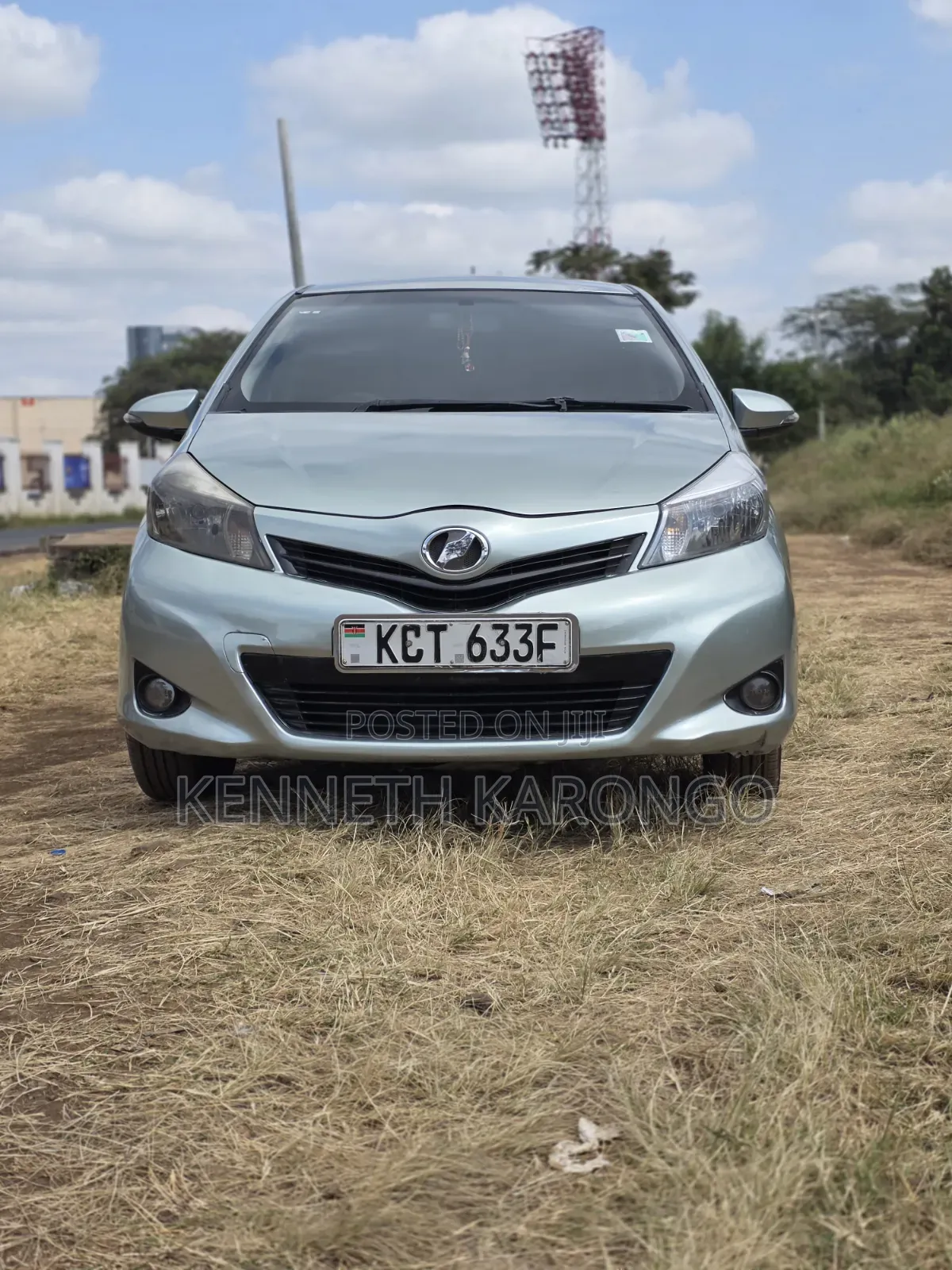 Toyota Vitz 2011 Green