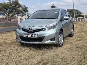 Toyota Vitz 2011 Green