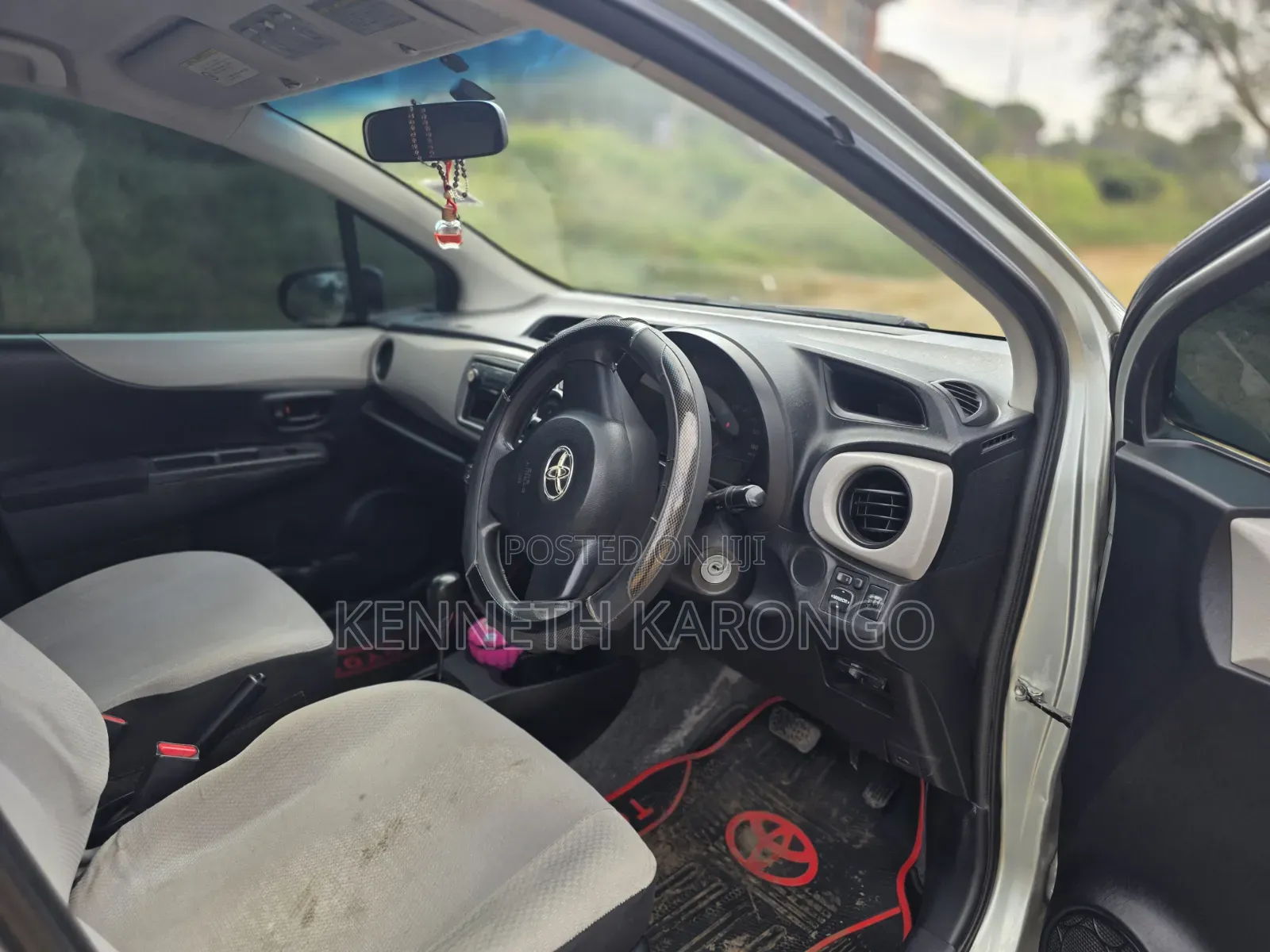 Toyota Vitz 2011 Green