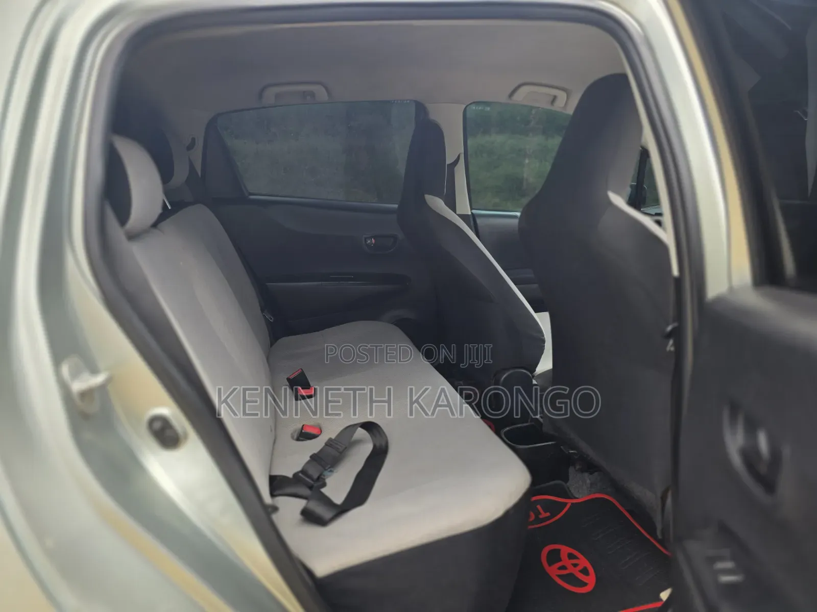 Toyota Vitz 2011 Green