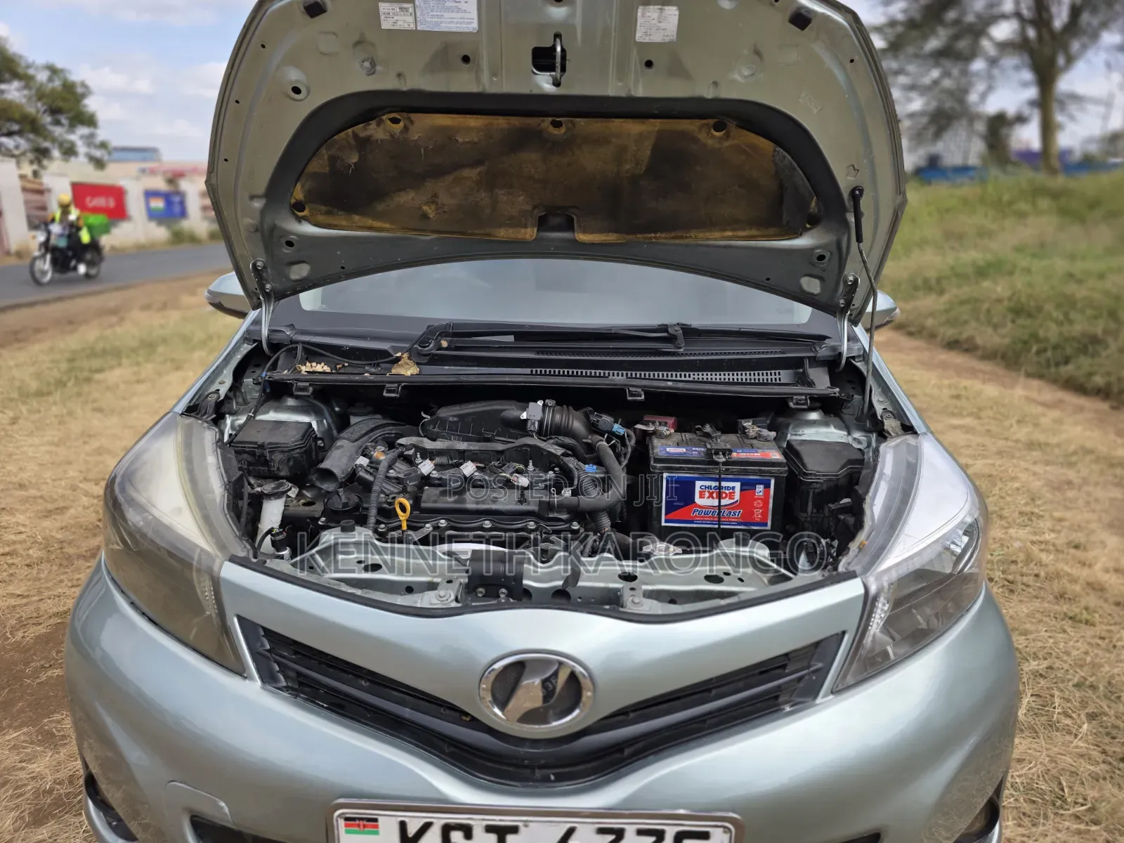 Toyota Vitz 2011 Green
