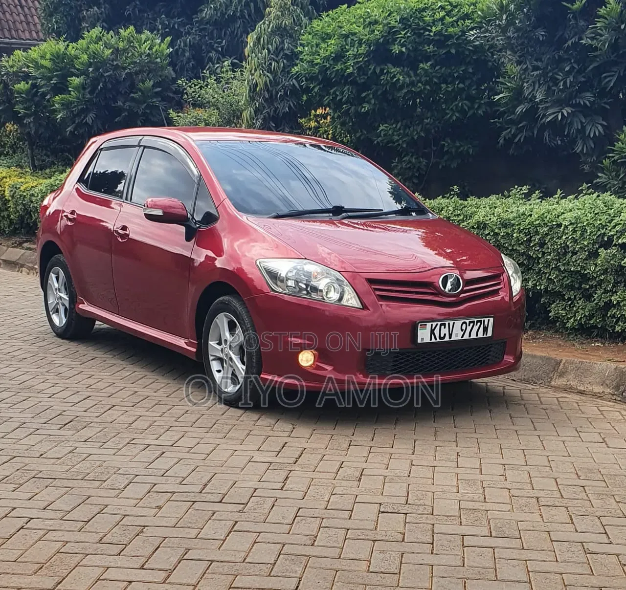 Toyota Auris 2012 Red