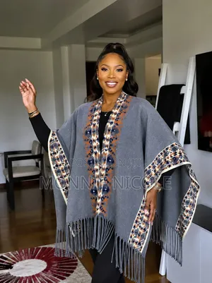 Women Versatile Shawl Wraps/Poncho.