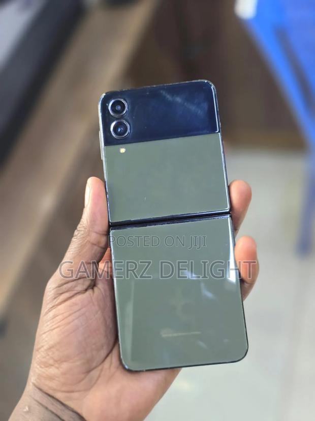 Samsung Galaxy Z Flip4 256 GB - thumbnail 3