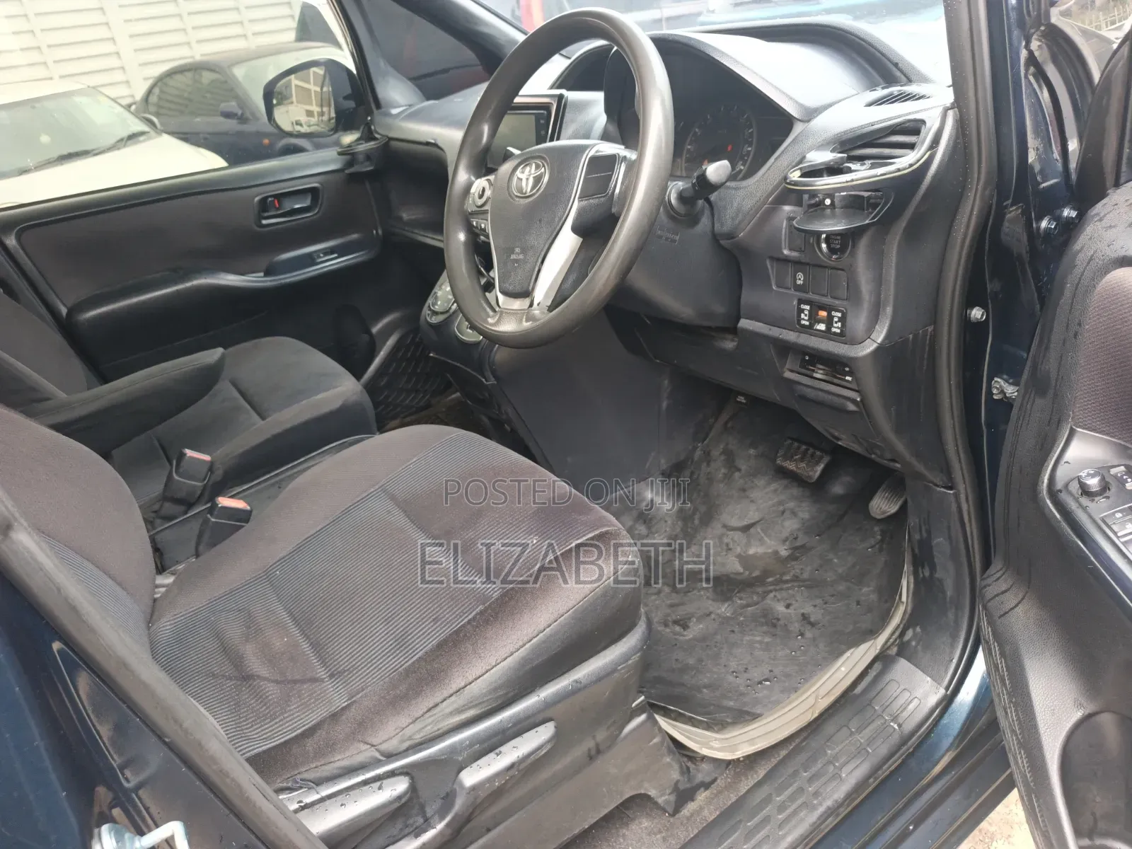 Toyota Voxy SV Premium 2014 Black
