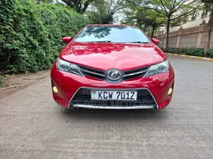 Toyota Auris 2013 Red