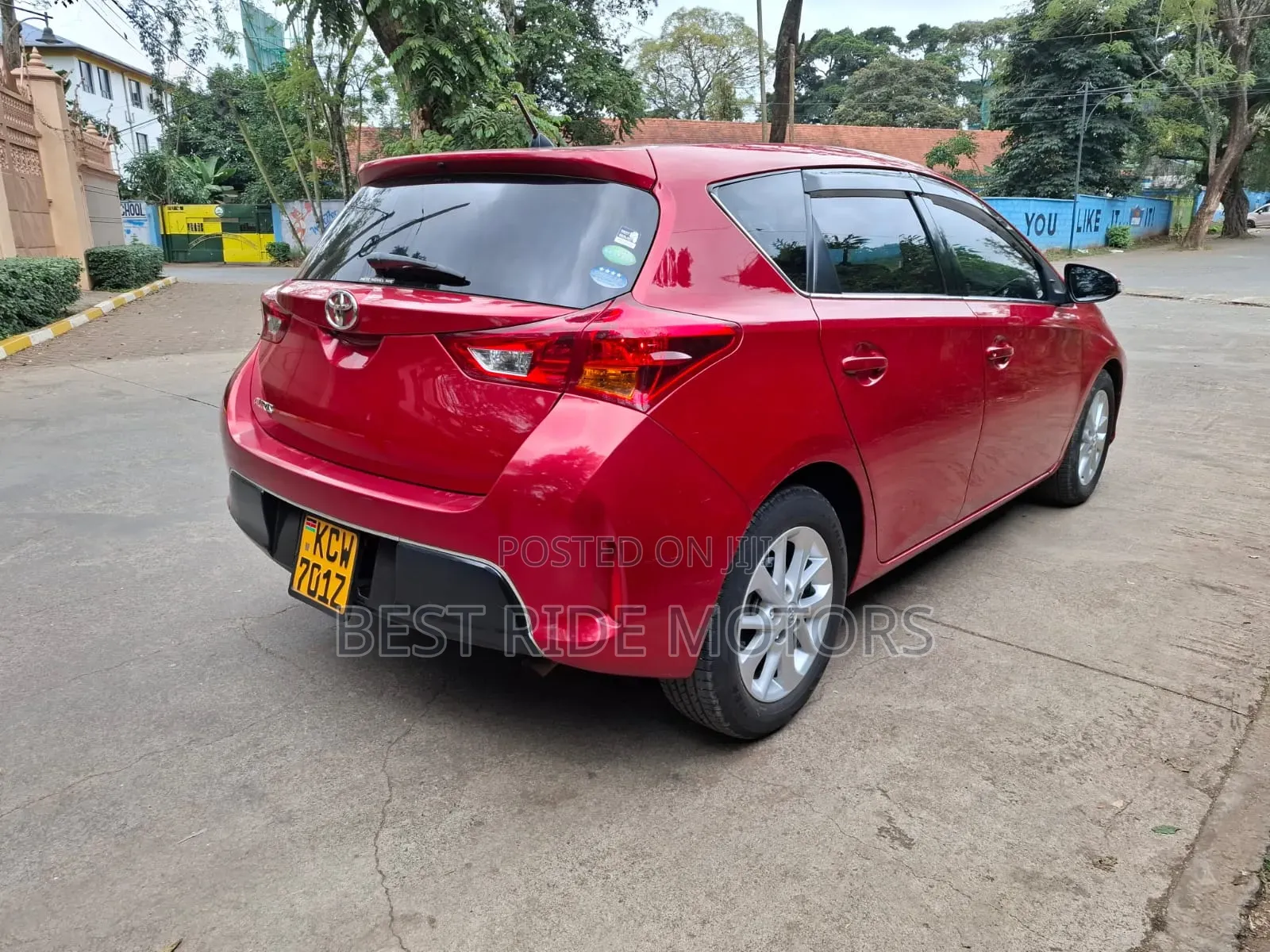 Toyota Auris 2013 Red