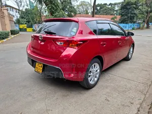 Toyota Auris 2013 Red