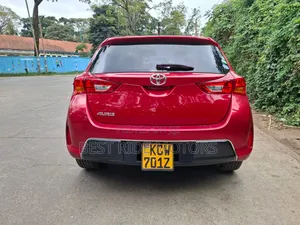 Toyota Auris 2013 Red