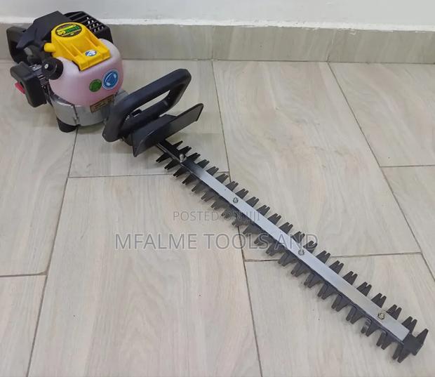Brand New Macculloch Petrol Hedge Trimmer