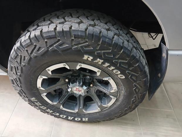 Toyota HiAce 2014 Silver - thumbnail 2