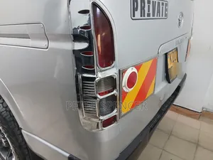 Toyota HiAce 2014 Silver