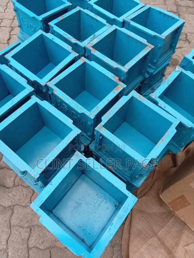 High Accuracy Concrete Cube Former - thumbnail 3
