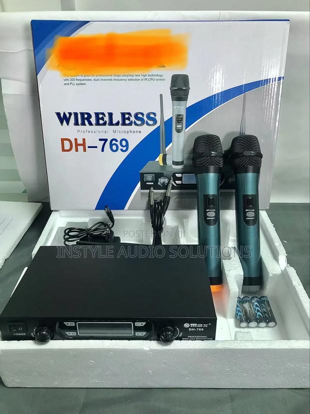 Max Dh769 Dual 100 Meters Frequency Range Wireless Microphone