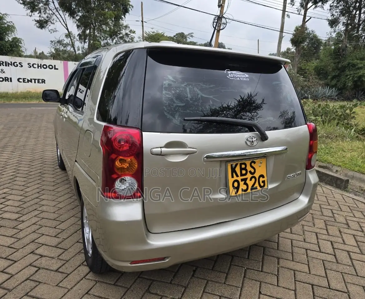Toyota Raum 1.5 AWD 2005 Gold
