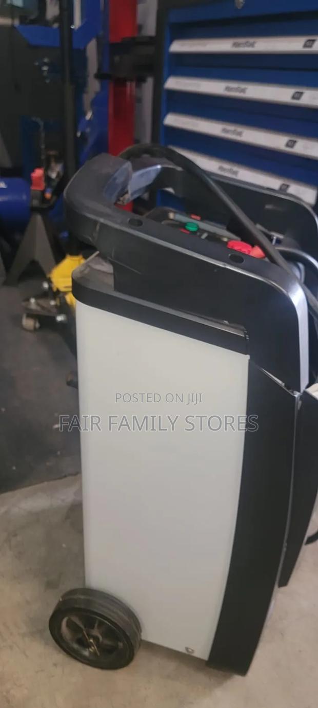 Commercial Battery Charger - thumbnail 4