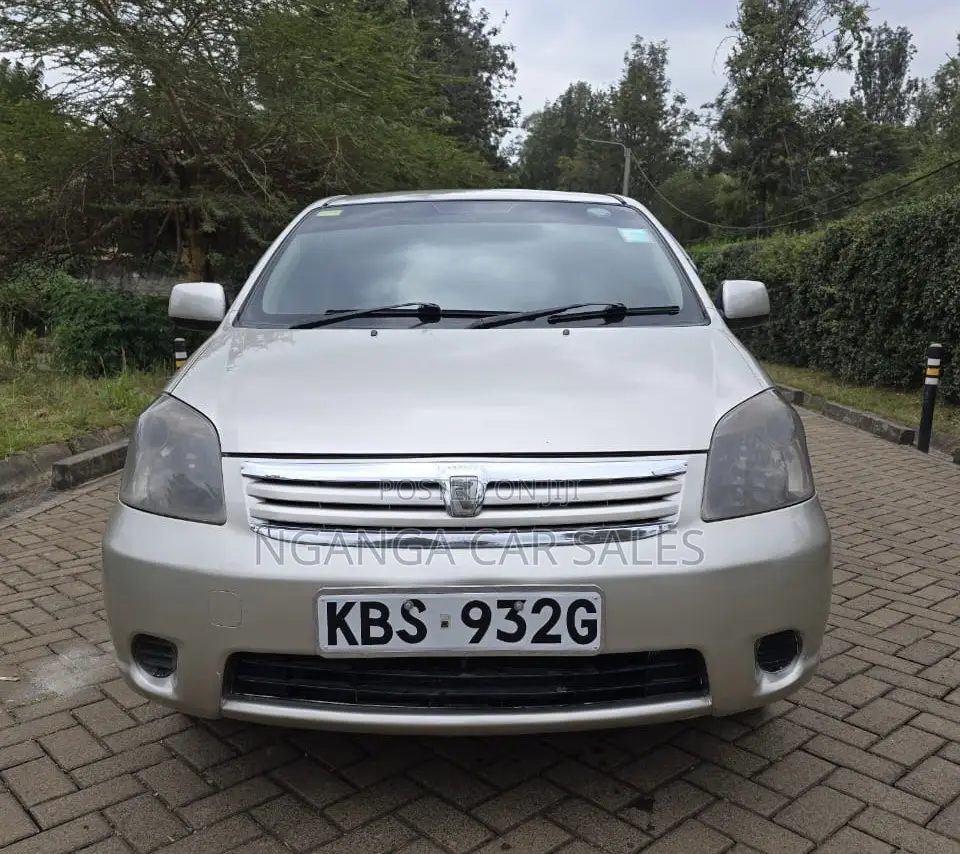 Toyota Raum 1.5 AWD 2005 Gold