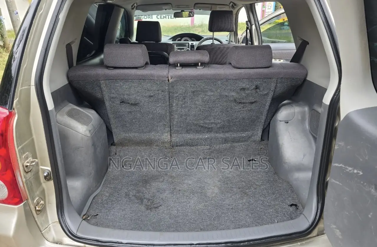 Toyota Raum 1.5 AWD 2005 Gold