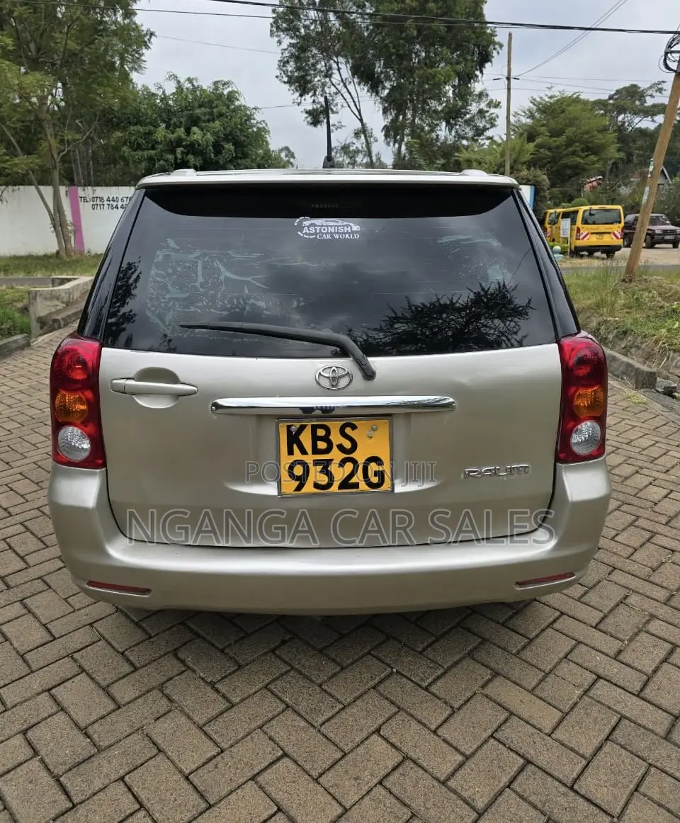 Toyota Raum 1.5 AWD 2005 Gold