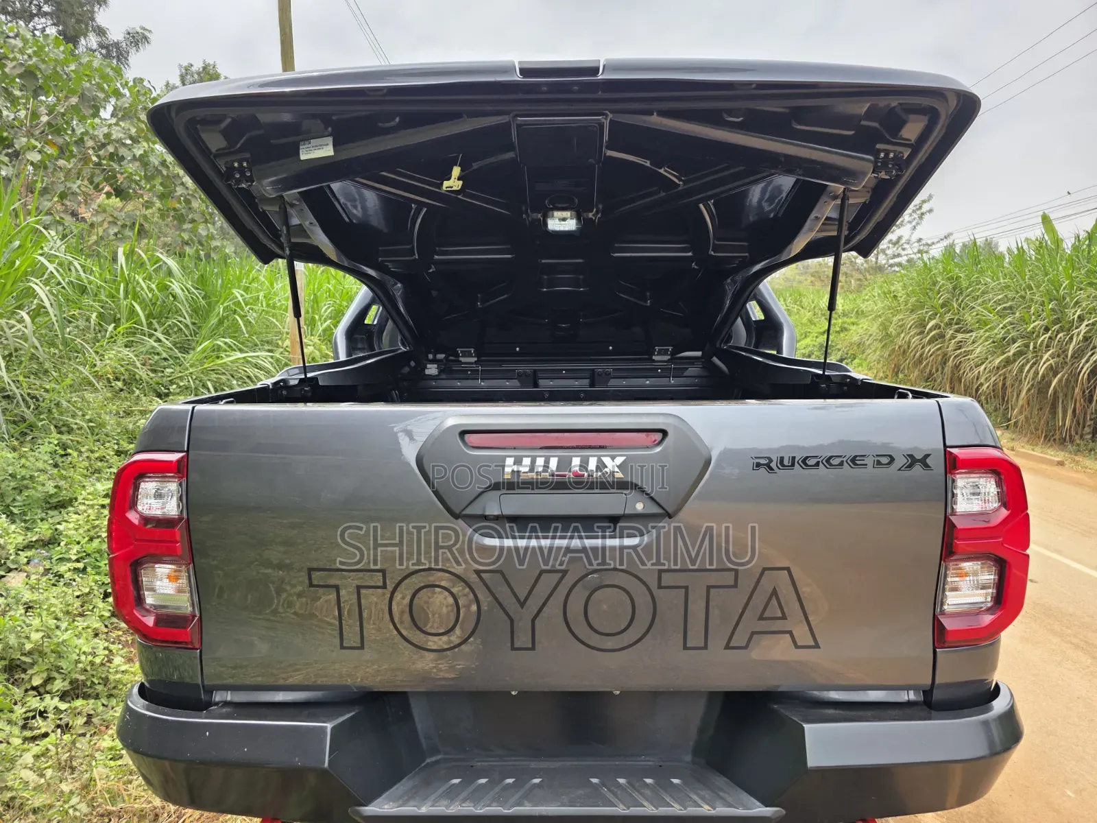 Toyota Hilux 2020 Gray
