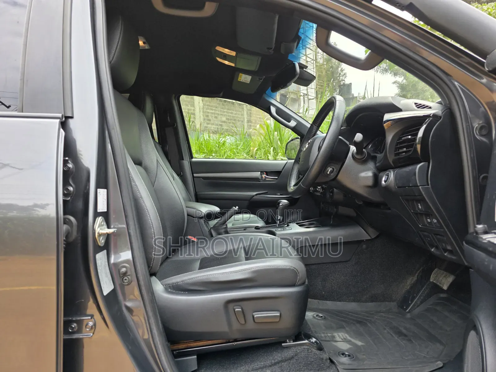 Toyota Hilux 2020 Gray