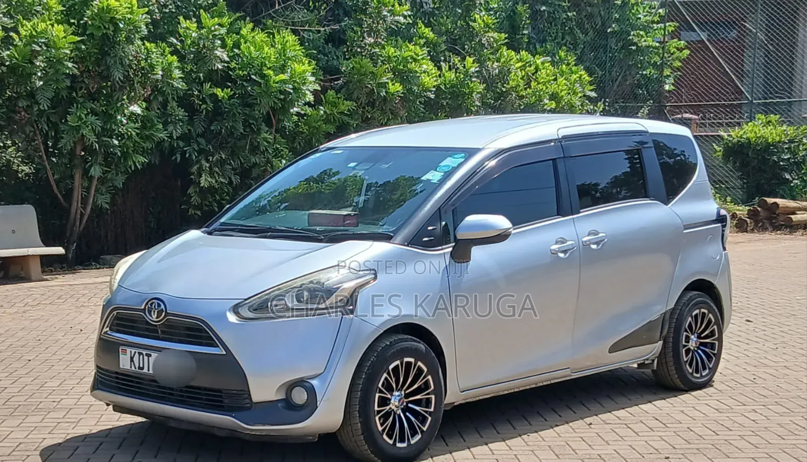 Toyota Sienta 2018 Silver