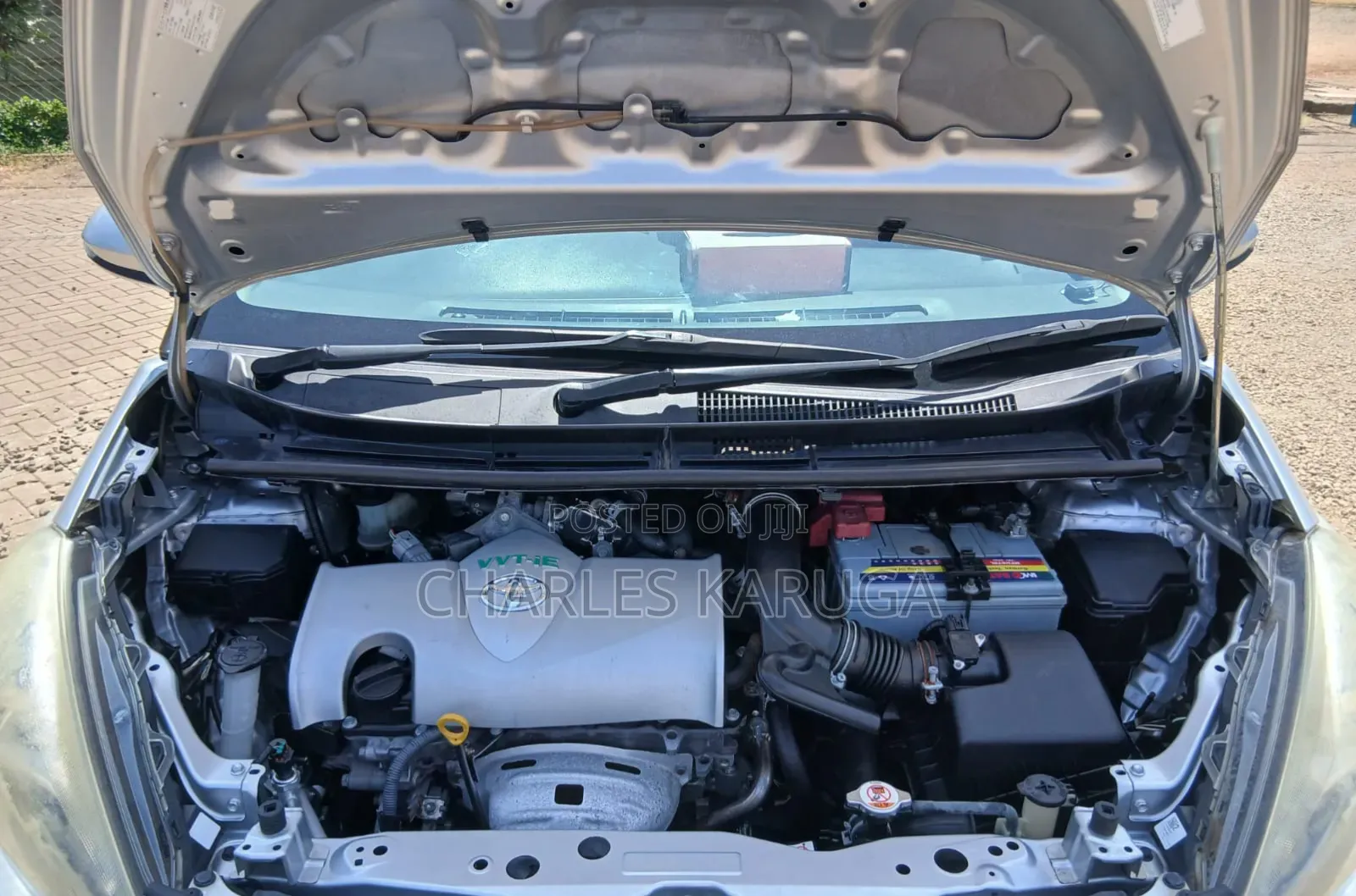 Toyota Sienta 2018 Silver